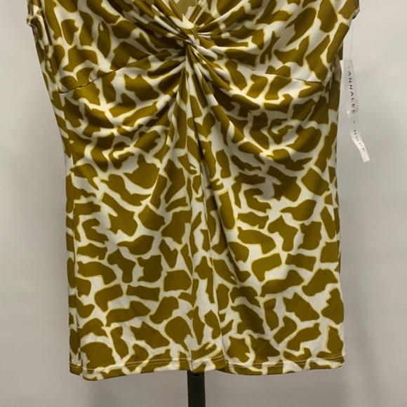 Annalee + Hope Green and White Print  Top - Picture 4 of 7